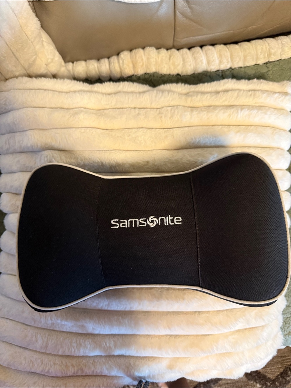 Samsonite Black and White Memory Foam Neck Pillow